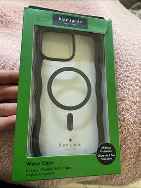 Kate Spade Wavy Case for iPhone 16 Pro Max Onesize
